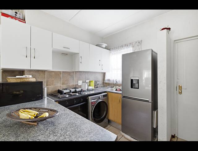 2 BEDROOM APARTMENT FOR SALE IN PAULSHOF